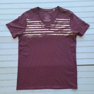 GUESS Los Angeles Men’s Short Sleeve T-Shirt Burgundy Gold Foil V-Neck Sz M